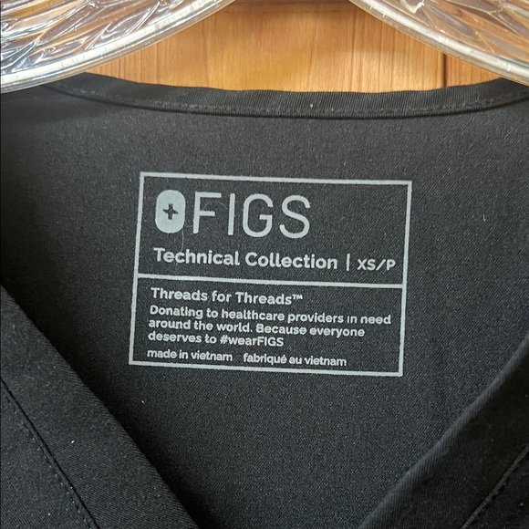 Figs Black Scrub Set ‼️Top XS & Pants S - Picture 4 of 12